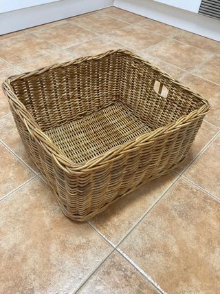 Cestas de mimbre para almacenaje. De Hábitat