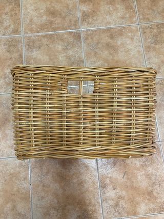 Cestas de mimbre para almacenaje. De Hábitat