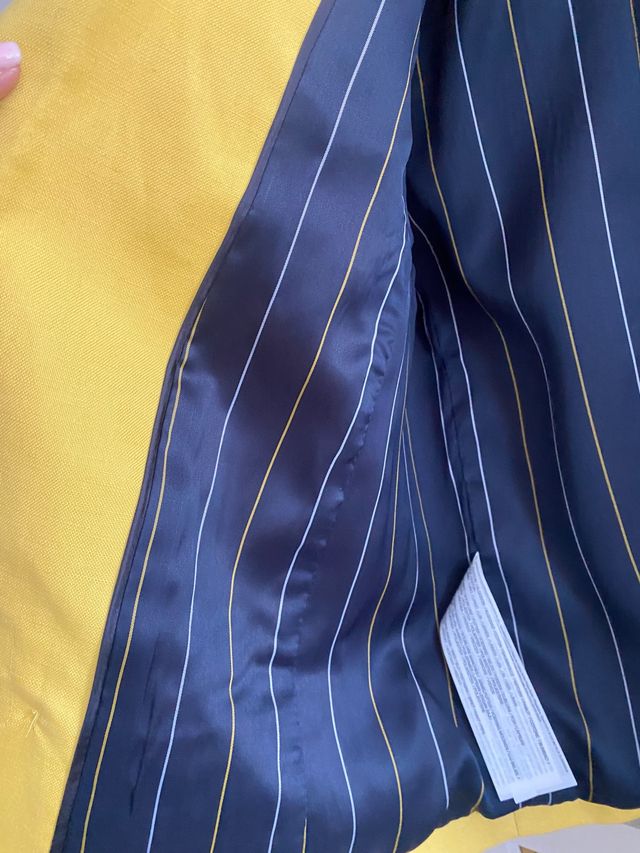 Blazer giallo Mango