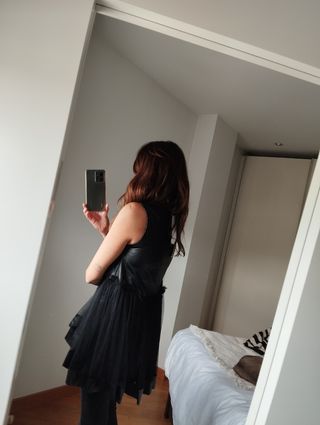 Túnica negra polipiel