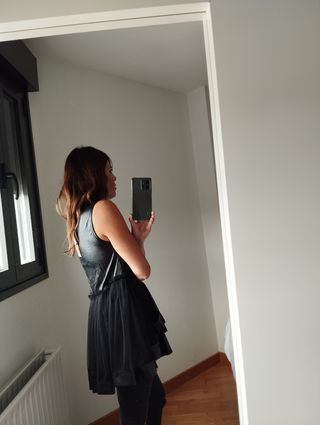 Túnica negra polipiel