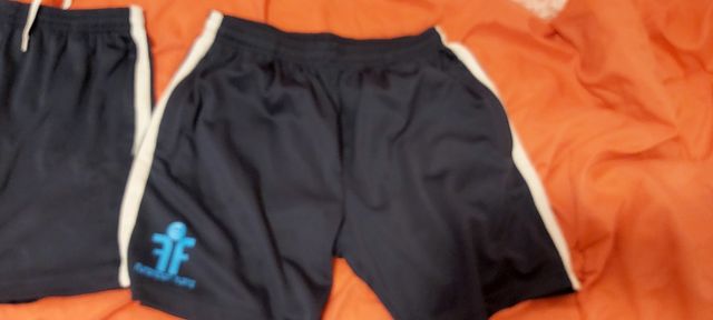 Pantalones cortos fundación flors