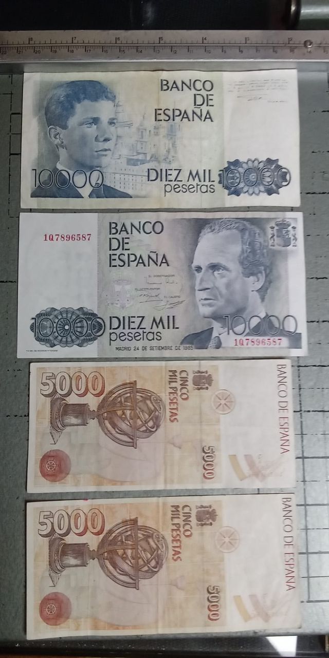 Lote 4 Billetes - 2 de 5.000 pesetas - 2 de 10.000