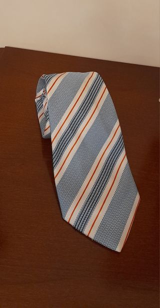 Cravatta uomo celeste a righe rosse