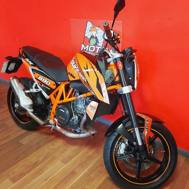 KTM DUKE 690 se puede limitar A2