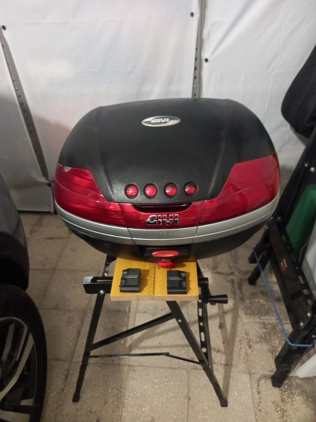 Moto bauletto GIVI V46