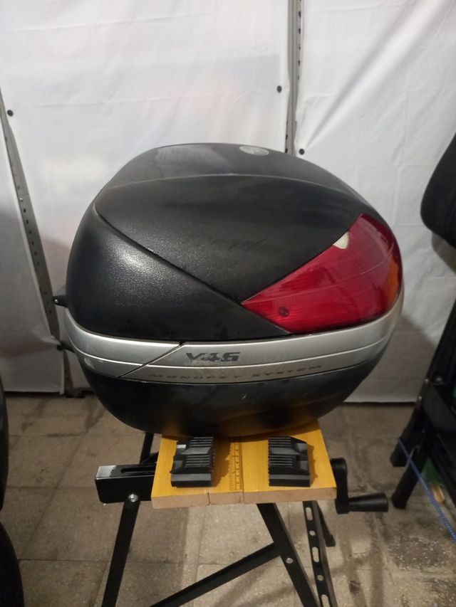 Moto bauletto GIVI V46