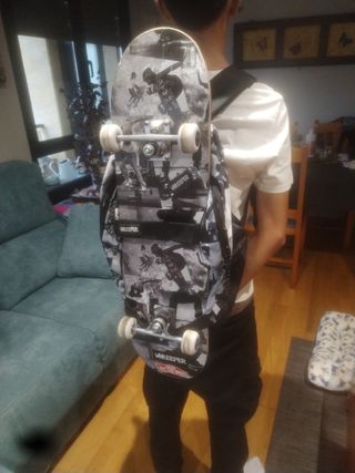Skate con mochila