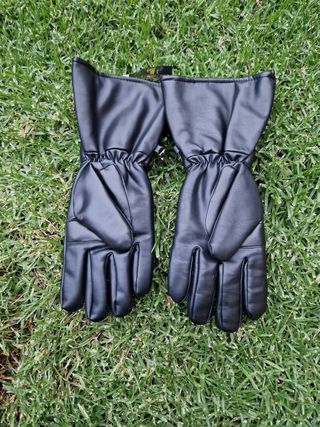 Guantes largos motero 15 euros un par 25 los dos.