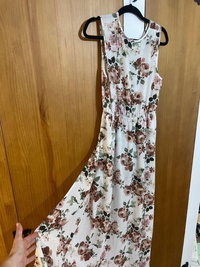 mono corto con falda de capa