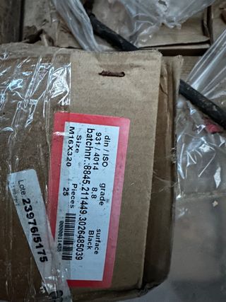 tornillos M16 de 320 y 240mm de largo