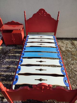 Dos cabeceros, peceros y mesita