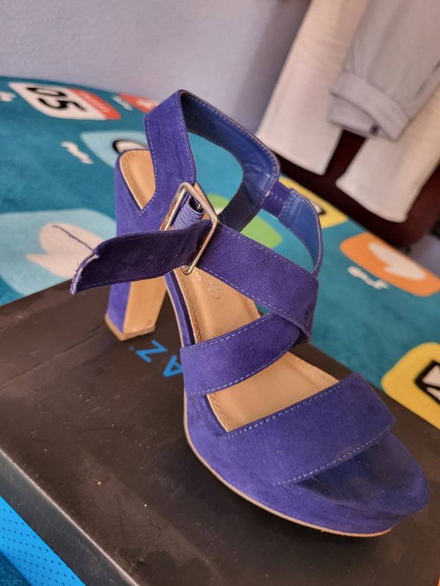 Tacones azul eléctrico