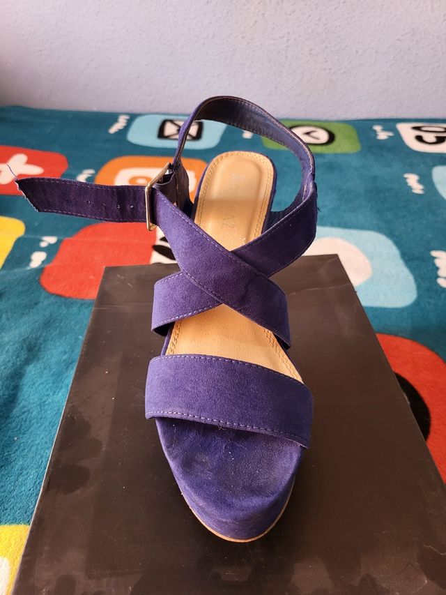 Tacones azul eléctrico