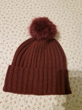 Pack de dos gorros de punto con pompón en la punta