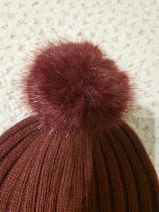 Pack de dos gorros de punto con pompón en la punta