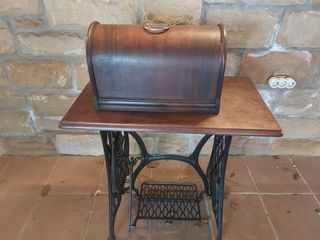 Máquina de coser antigua.