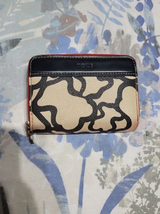 Billetero de piel. Tous