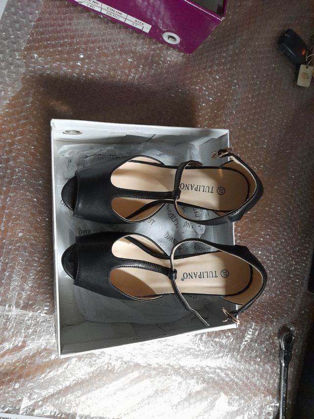 Scarpa donna con tacco misura 37