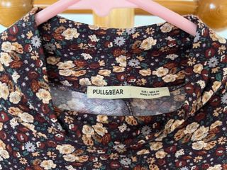 Vestido marrón con flores