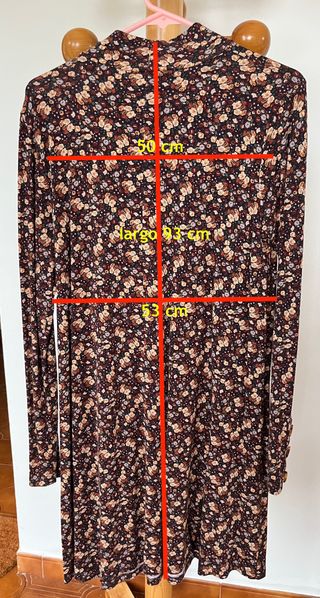 Vestido marrón con flores