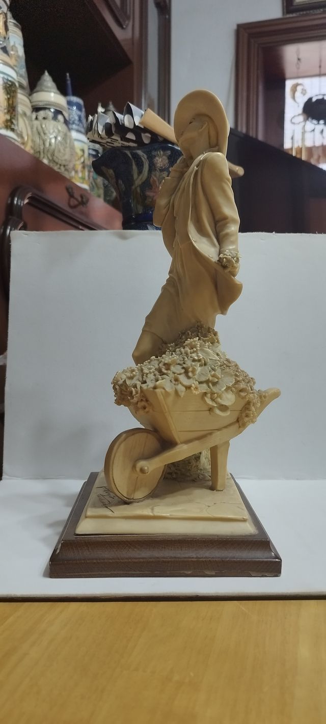 Figura diseñada por el artista Victorio Tessaro.