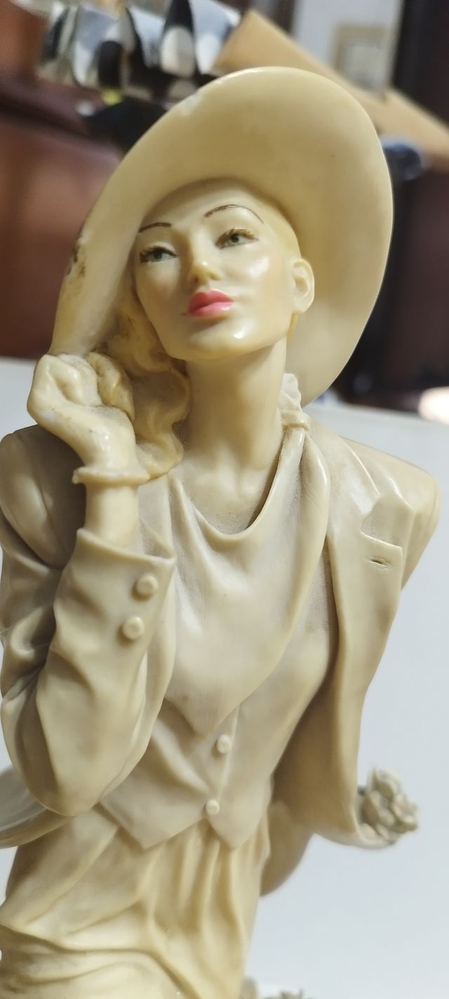 Figura diseñada por el artista Victorio Tessaro.