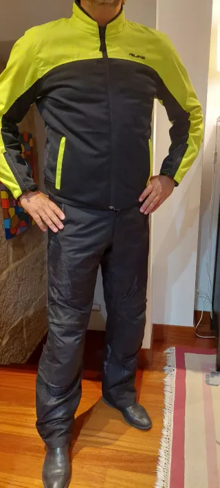 Chaqueta y pantalón moto
