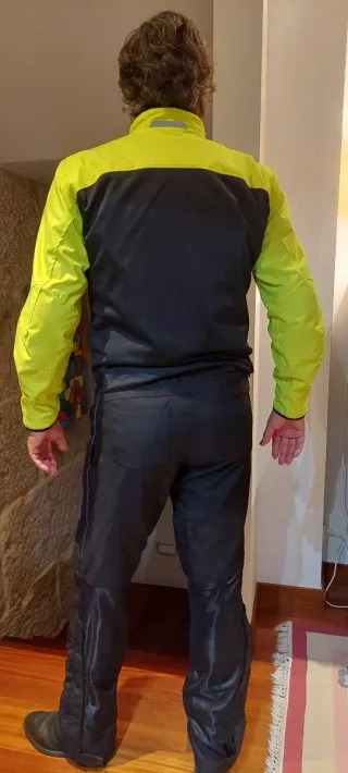 Chaqueta y pantalón moto