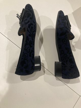 Zapatos tacón bajo cuadrado 