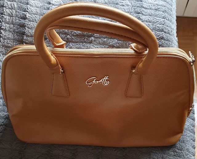 Bolso de mano color Camel