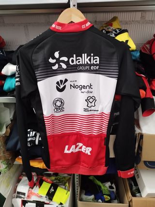 Equipación entretiempo noret team nogent s