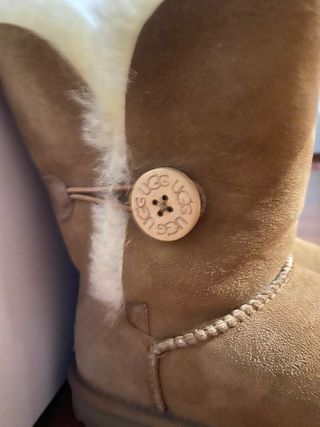 Botas UGG boton beige