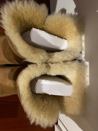 Botas UGG boton beige