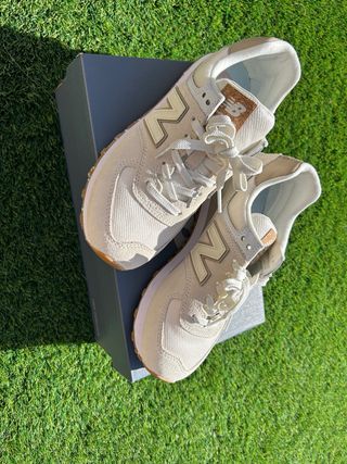 se venden zapatillas nb nuevas