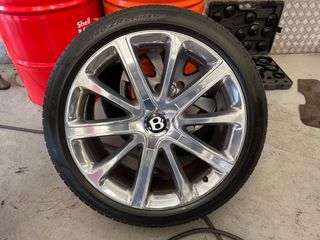 Llantas Bentley GTC 2020 / R21 