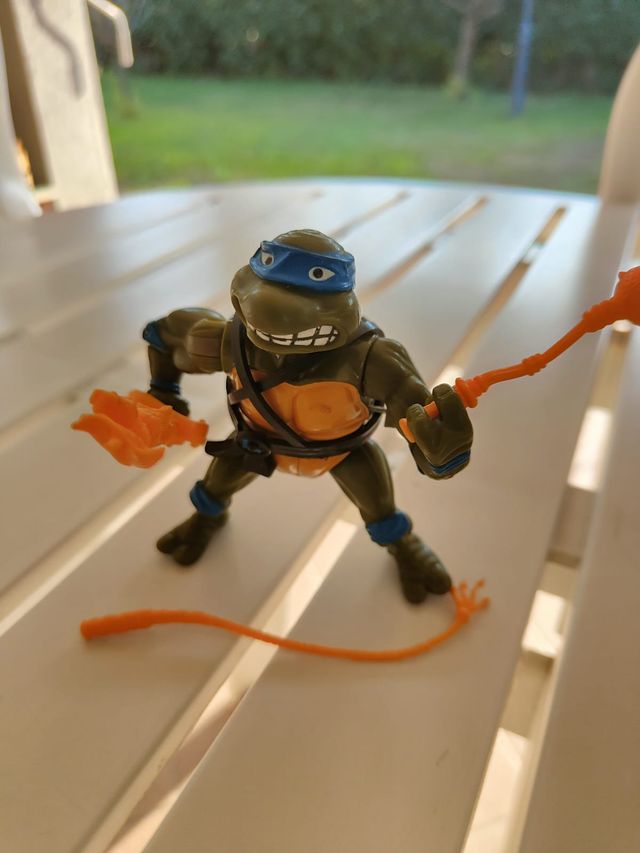 LEONARDO NINJA TURTLES ACTION FIGURE