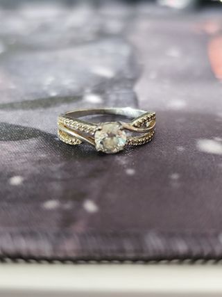 Anillo de plata de ley