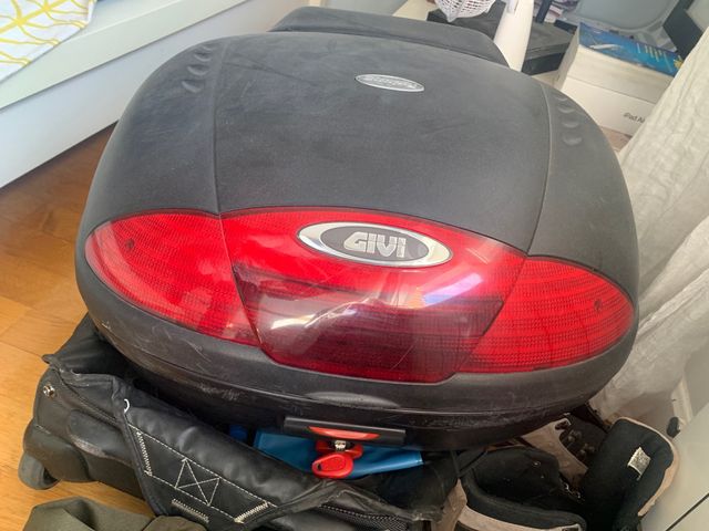 top case moto Givi