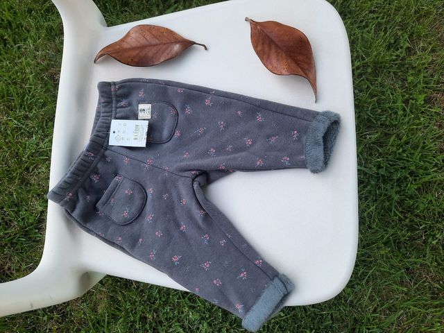 Pantalón bebé niña.