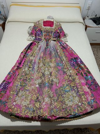 Vestido fallera Fuscsia