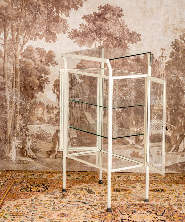 Vetrina medica vintage 1943