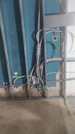 Técnico elétrico, operador de lâmpadas
