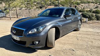 Infiniti Q70 2014