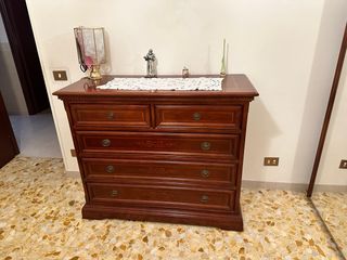 Camera da letto completa.