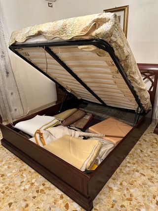 Camera da letto completa.