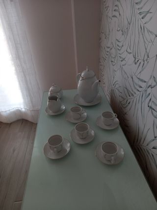 Juego de cafe (cafetera, lechera y azucarero)
