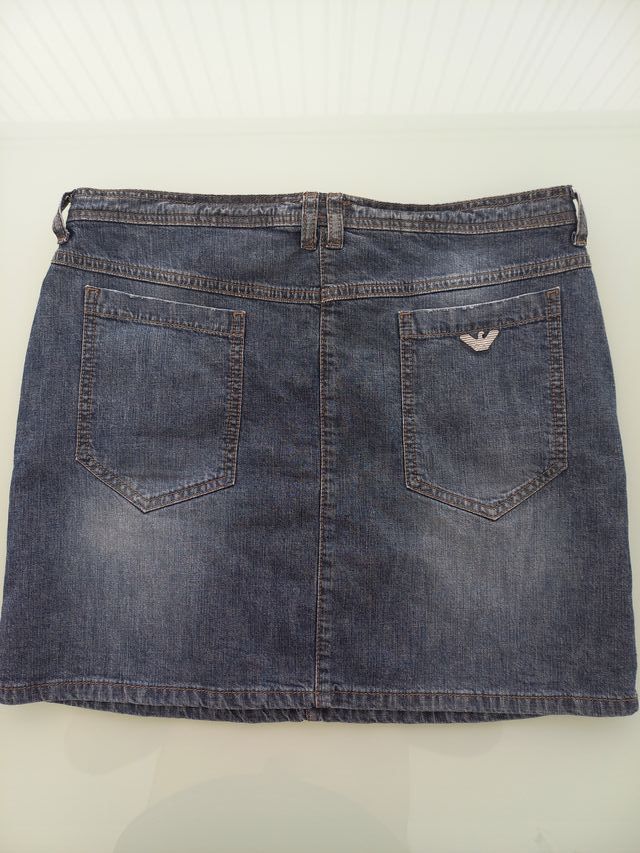 Armani Junior falda corta vaquera para niña