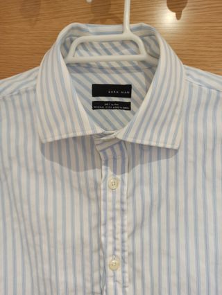 Camisa blanca con rayas azules Zara