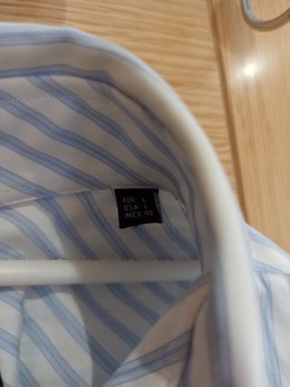 Camisa blanca con rayas azules Zara